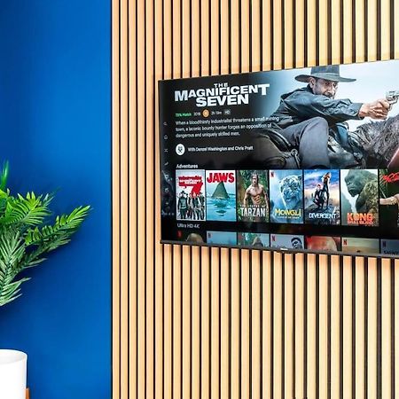 Top Floor City Centre Apartment - Sleeps 7 - 4 Beds - With Balcony And Parking - Smart Tv'S On Each Bedroom Wall - 5 Mins From Bullring, Selfridges, Moor Street Station - By Zena Stays Birmingham Exteriör bild