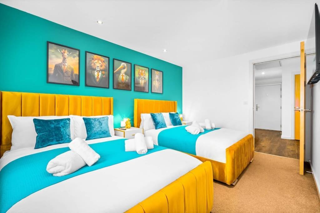 Top Floor City Centre Apartment - Sleeps 7 - 4 Beds - With Balcony And Parking - Smart Tv'S On Each Bedroom Wall - 5 Mins From Bullring, Selfridges, Moor Street Station - By Zena Stays Birmingham Exteriör bild