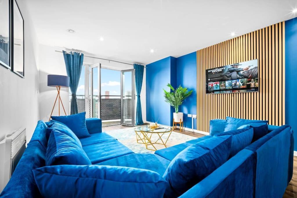 Top Floor City Centre Apartment - Sleeps 7 - 4 Beds - With Balcony And Parking - Smart Tv'S On Each Bedroom Wall - 5 Mins From Bullring, Selfridges, Moor Street Station - By Zena Stays Birmingham Exteriör bild